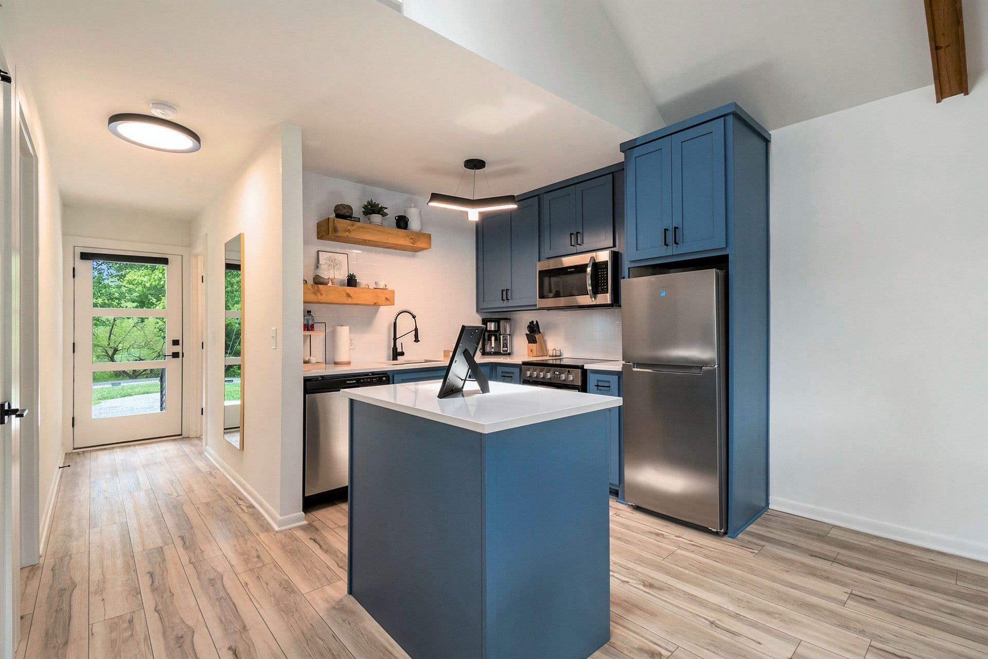 The Blue Cabin at Tranquille Resort on Lake Chatuge — photo 8