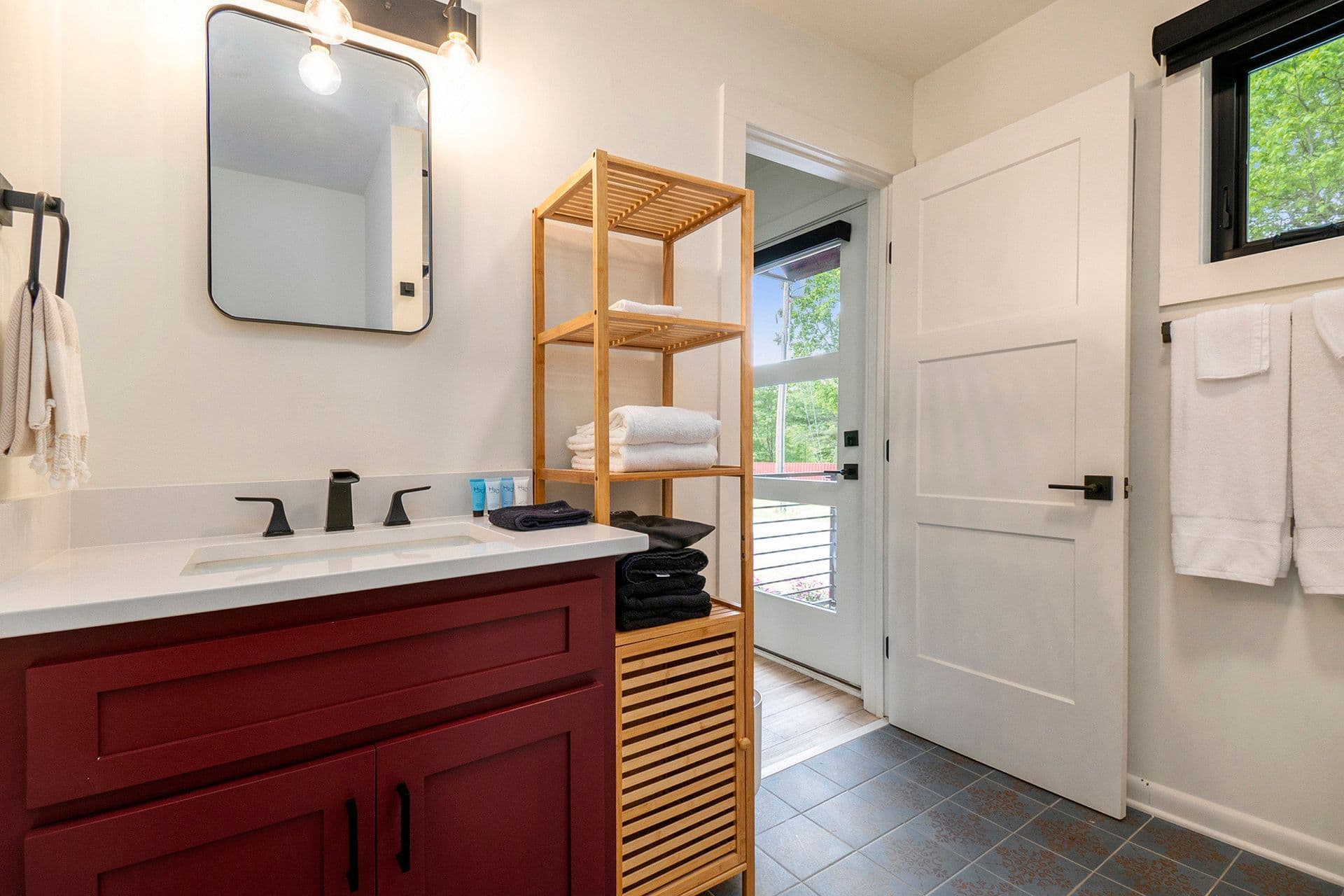 The Red Cabin at Tranquille Resort on Lake Chatuge — photo 8