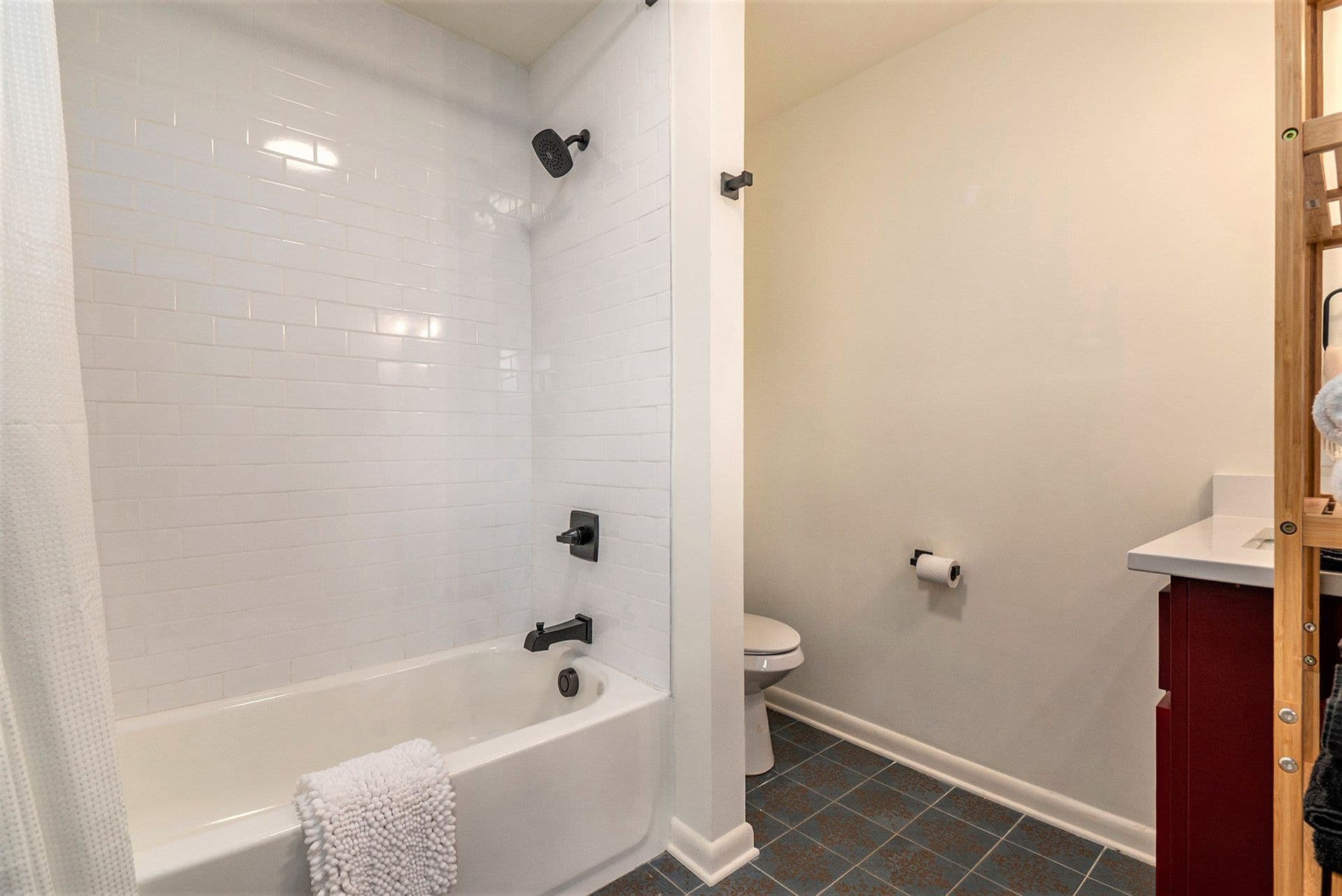 The Red Cabin at Tranquille Resort on Lake Chatuge — photo 9