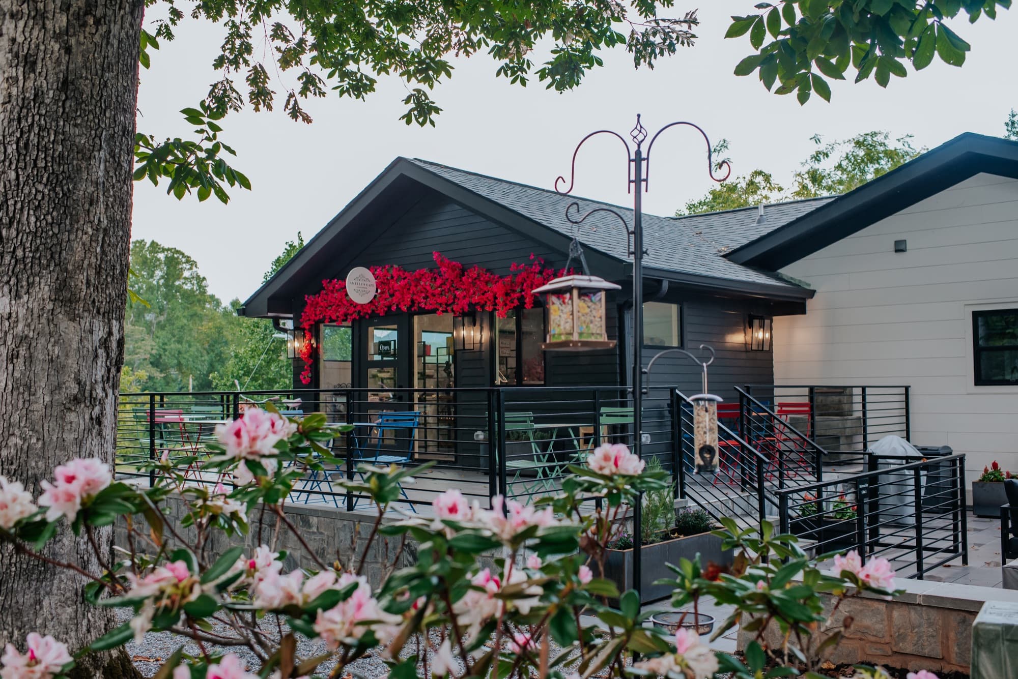 Amelia's Cafe on-site coffee shop and gift shop at Tranquille Resort Lake Chatuge